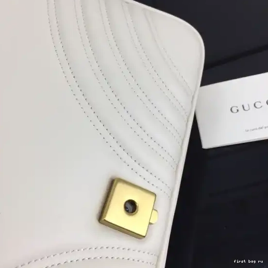 First bag ru GG 31CM Marmont Gucci 0702